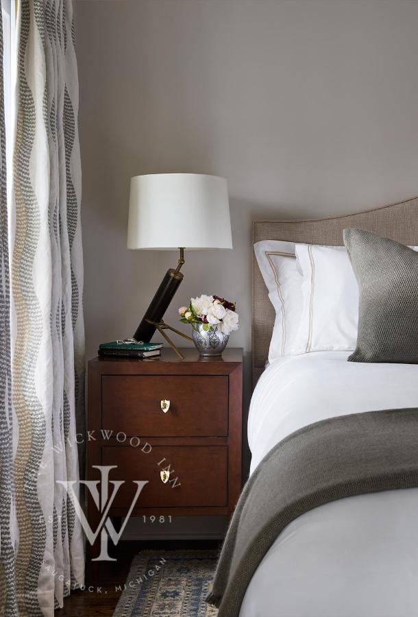 Wickwood Inn เซากาทัค ภายนอก รูปภาพ