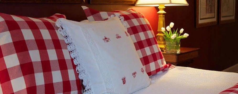 Wickwood Inn เซากาทัค ภายนอก รูปภาพ
